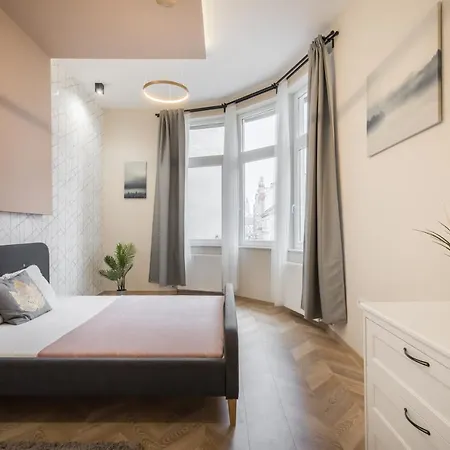 Amora Homes 3 Bedrooms Bright Flat In The Heart Of The -free Parking Need Reservation 布达佩斯