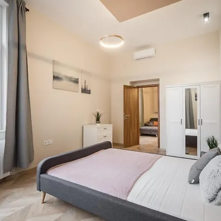 公寓 Amora Homes 3 Bedrooms Bright Flat In The Heart Of The -free Parking Need Reservation