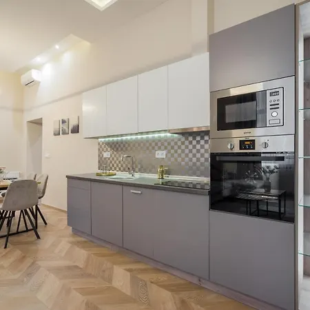 Amora Homes 3 Bedrooms Bright Flat In The Heart Of The -free Parking Need Reservation 公寓 *