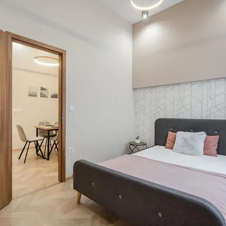 公寓 Amora Homes 3 Bedrooms Bright Flat In The Heart Of The -free Parking Need Reservation *