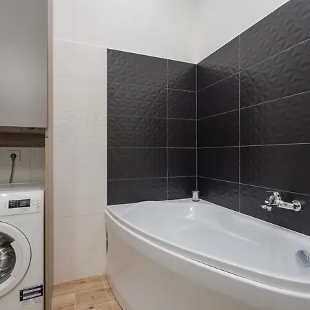 Lägenhet Amora Homes 3 Bedrooms Bright Flat In The Heart Of The -free Parking Need Reservation