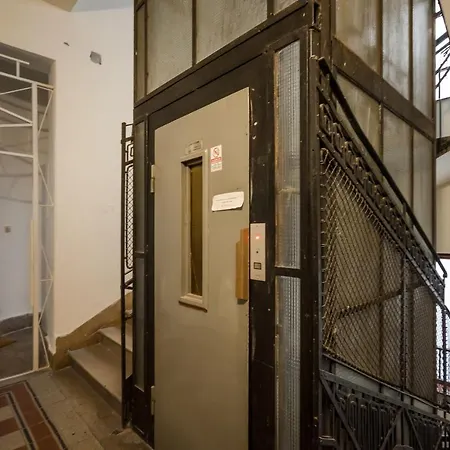 Amora Homes 3 Bedrooms Bright Flat In The Heart Of The -free Parking Need Reservation Lägenhet Budapest